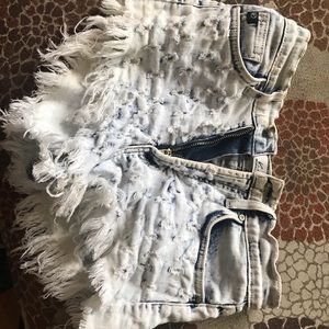 Buckle high waisted shorts